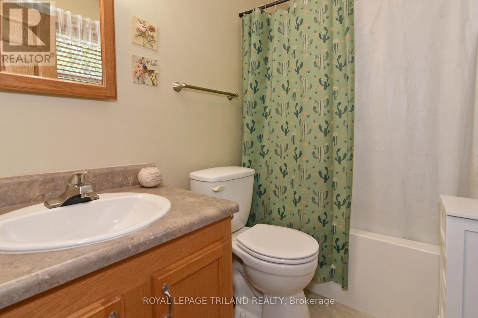 #15 9385 IPPERWASH ROAD - 25