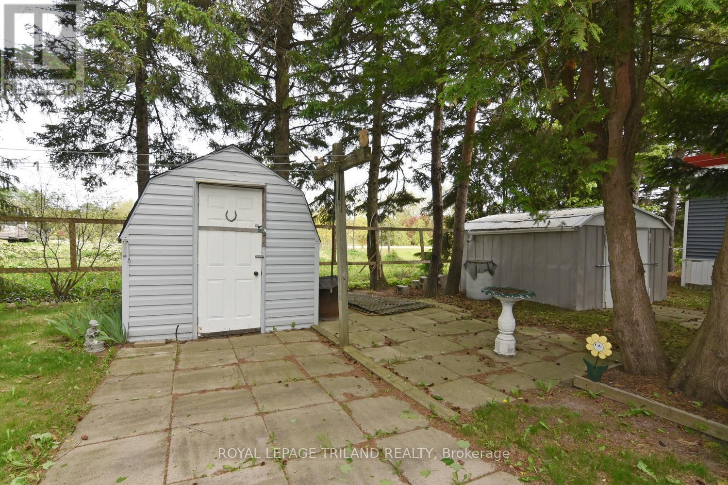 #15 9385 IPPERWASH ROAD - 28