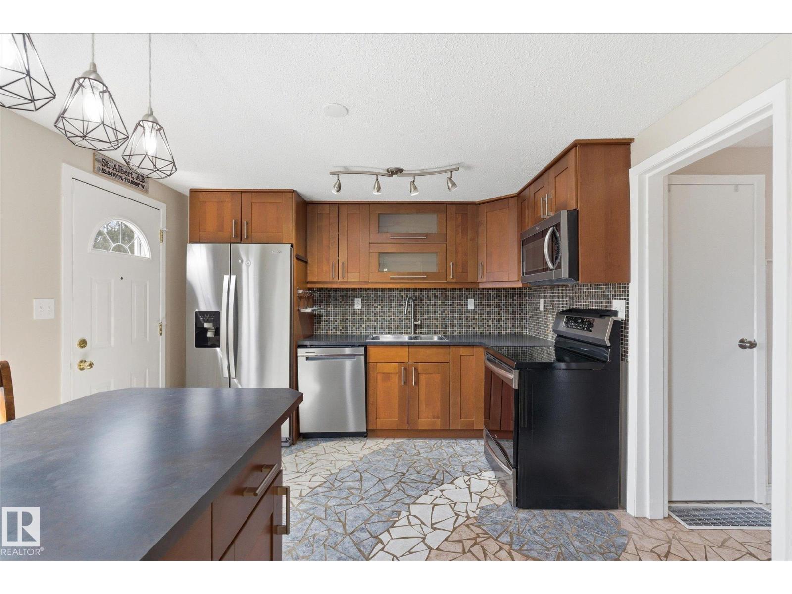 81 RIDGEWOOD TC - 13