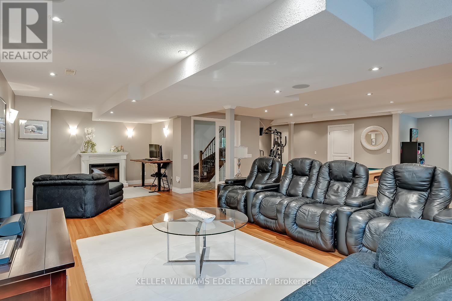 4285 COUPLES CRESCENT - 32