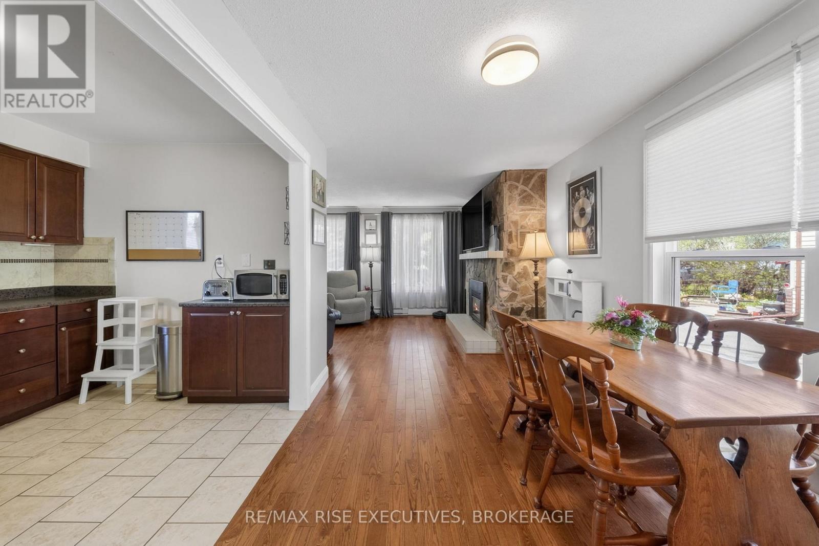 1089 PINEWOOD PLACE - 8