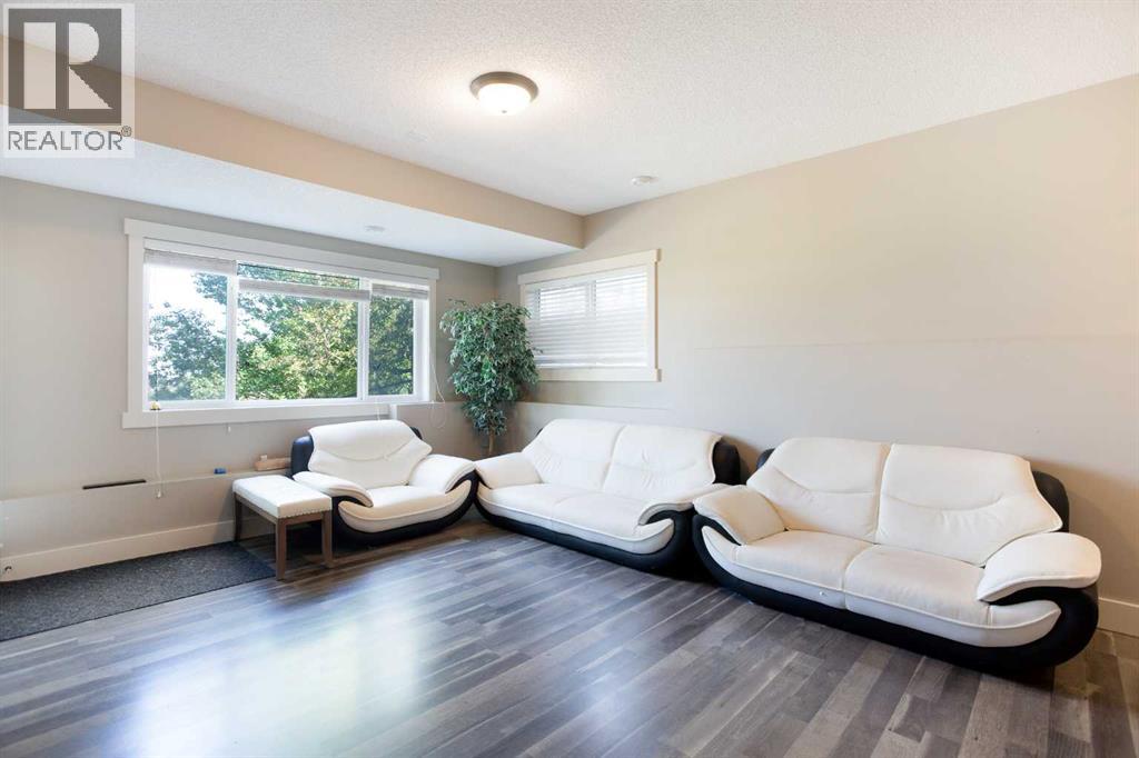 62 Panamount Road NW - 27