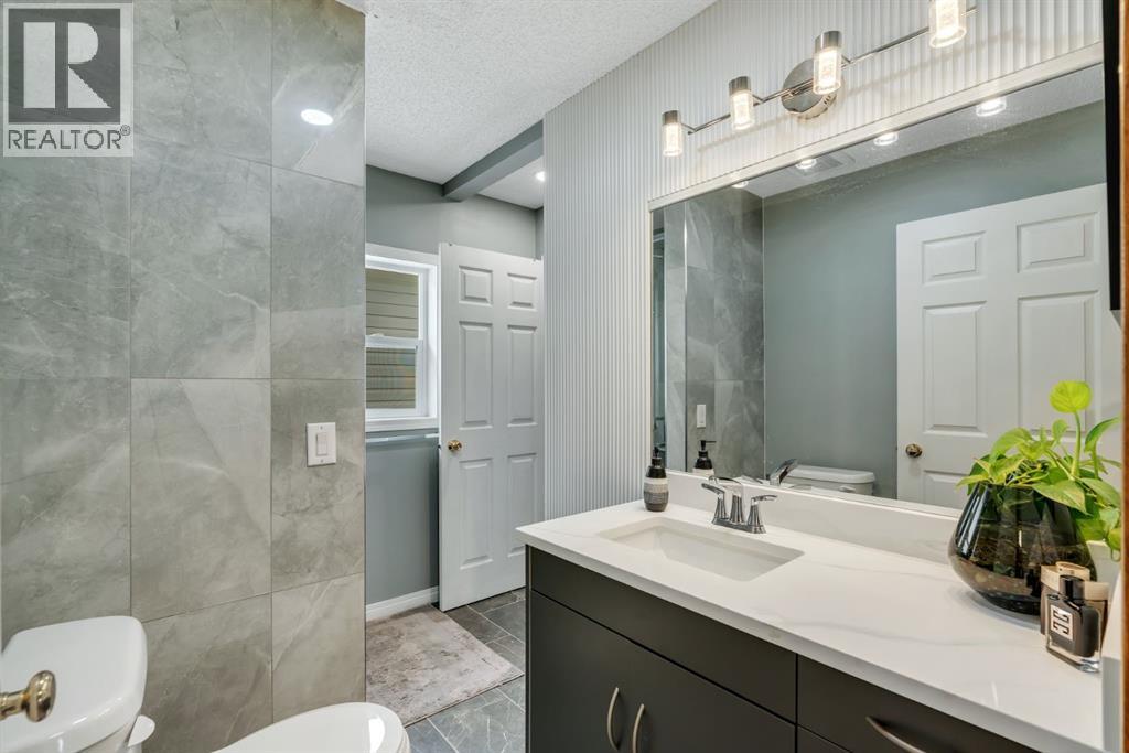 206 Coral Keys Place NE - 30