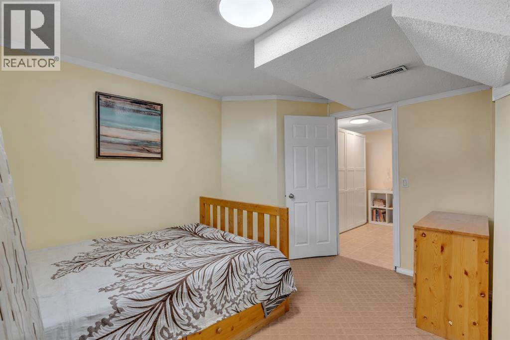 206 Coral Keys Place NE - 39