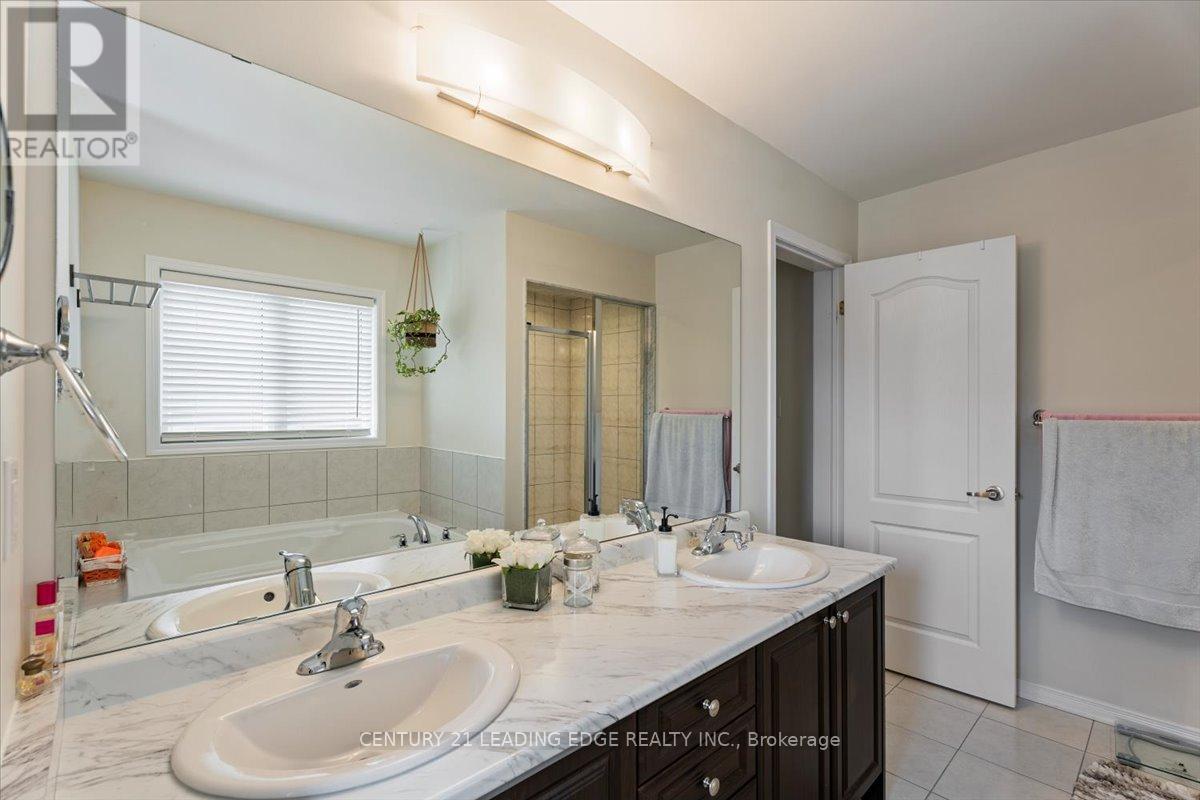 35 ROYAL COACHMAN WAY - 25