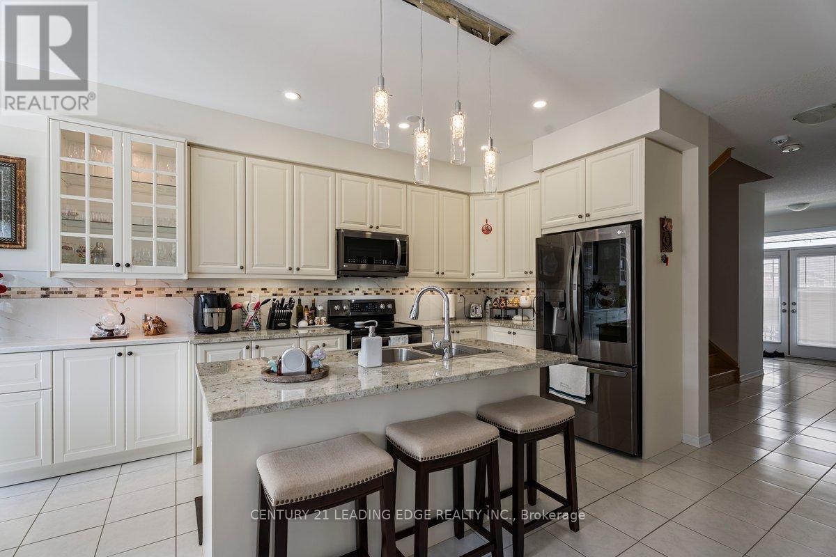 35 ROYAL COACHMAN WAY - 17