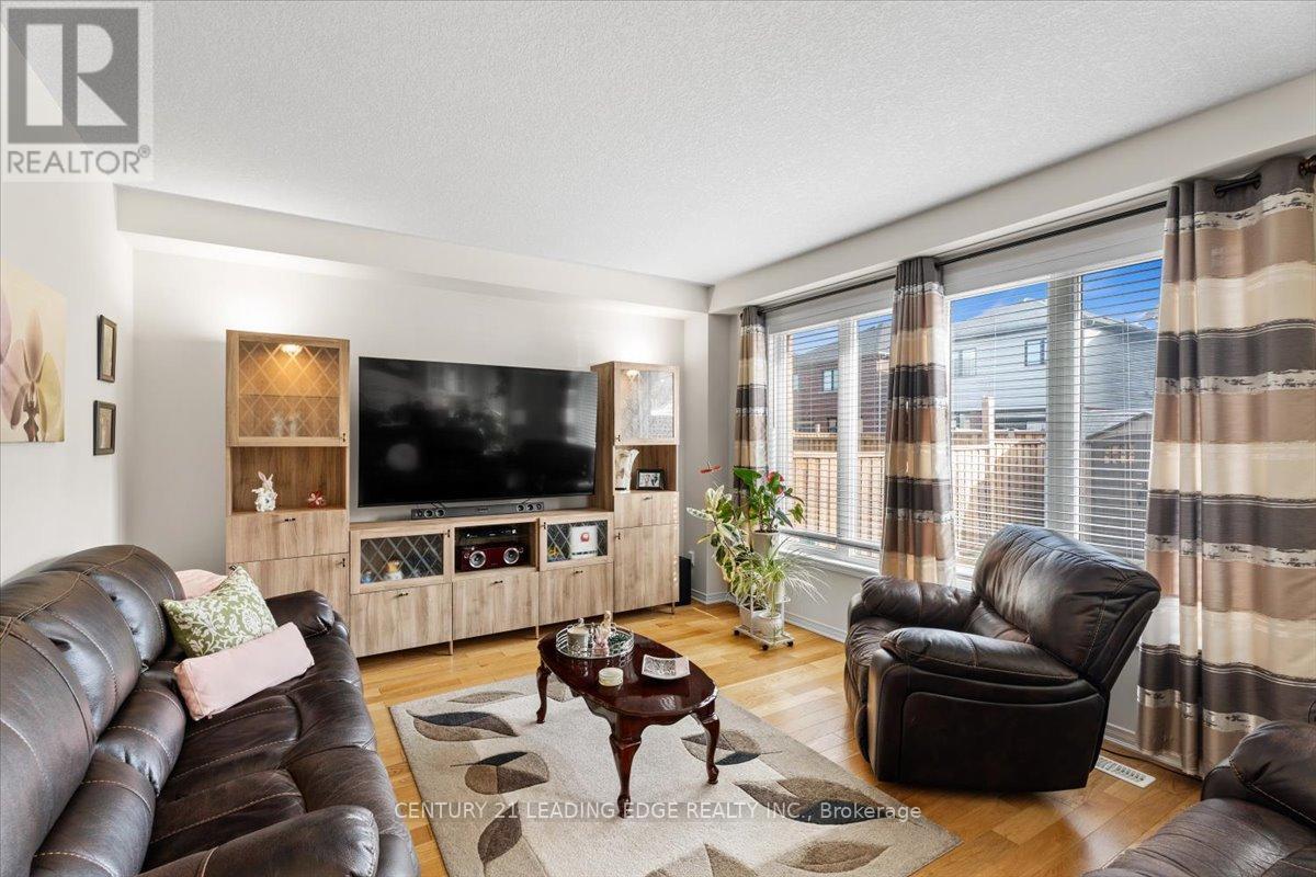 35 ROYAL COACHMAN WAY - 11
