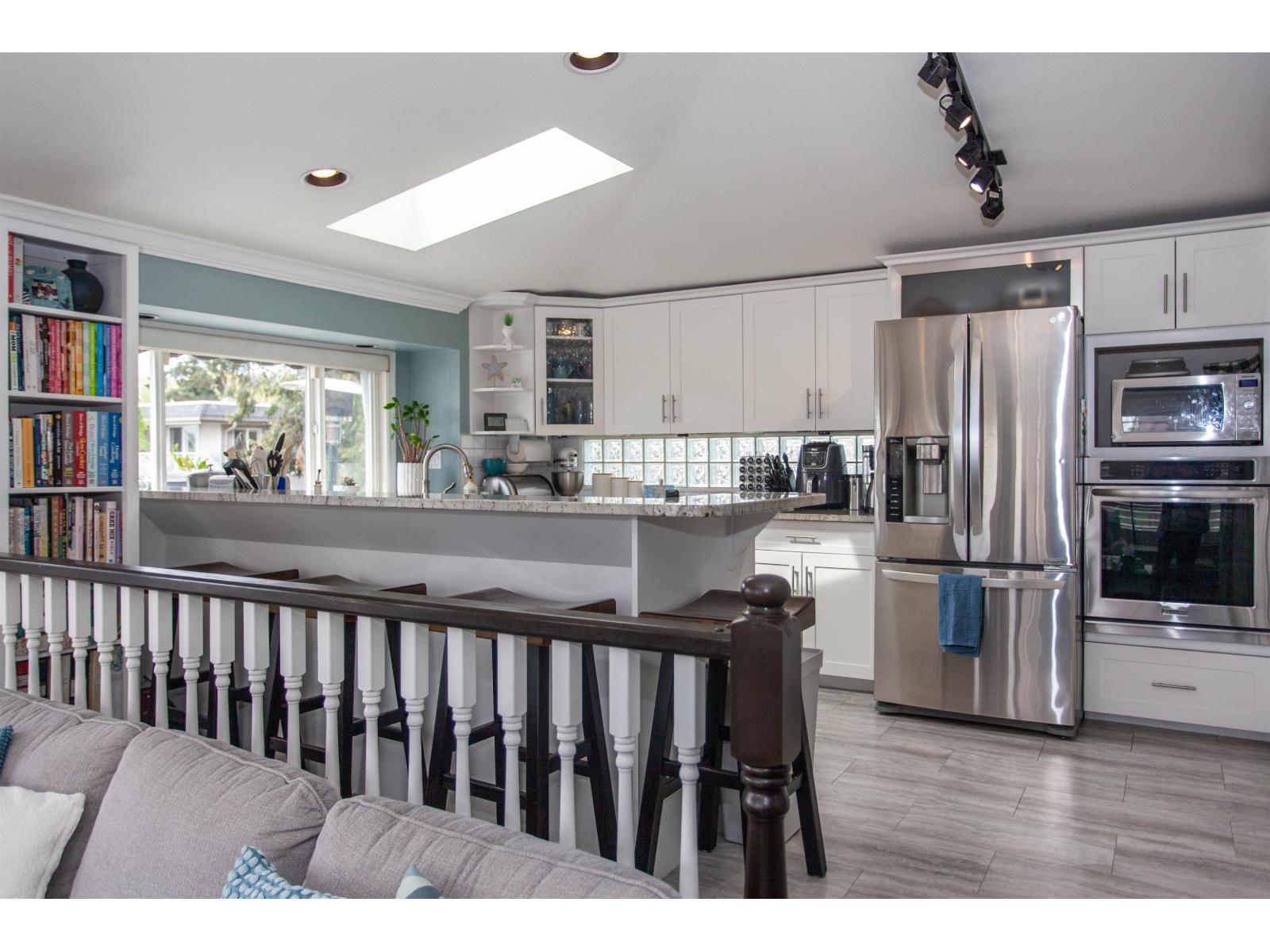 867 STAYTE ROAD, White Rock