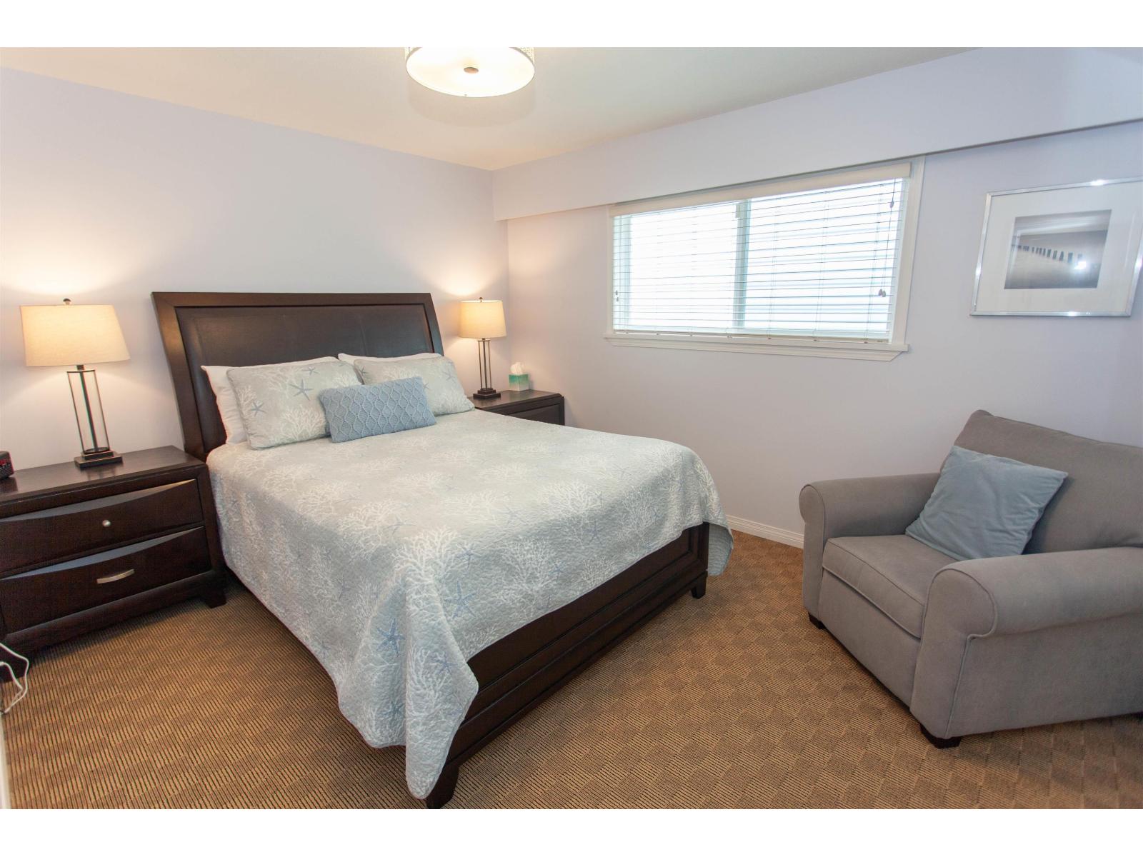 867 STAYTE ROAD, White Rock