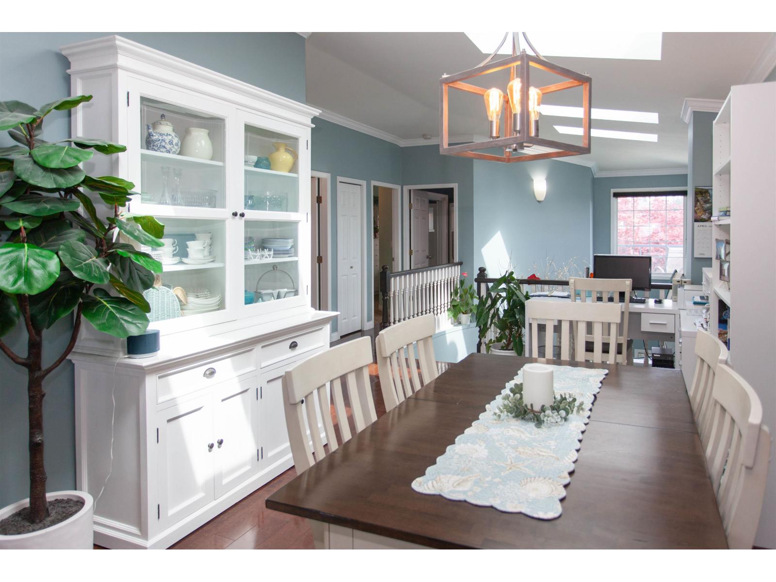 867 STAYTE ROAD, White Rock