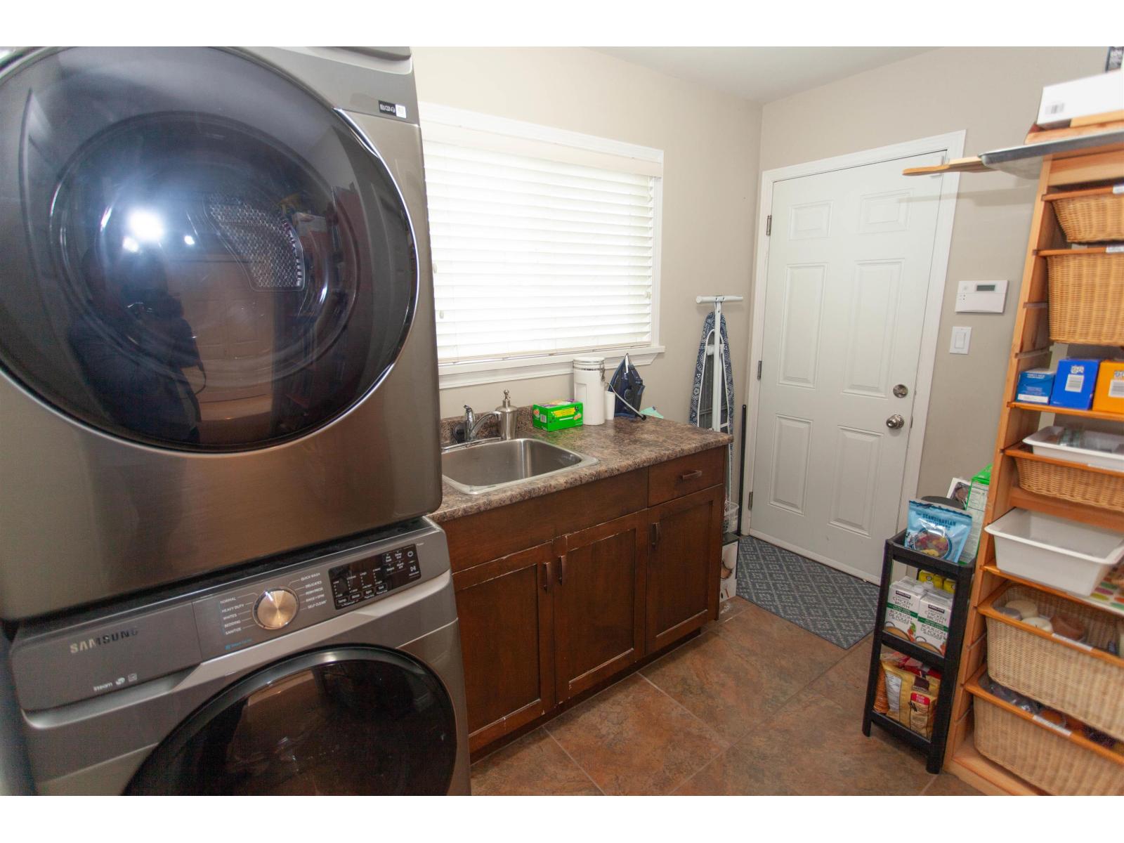 867 STAYTE ROAD, White Rock