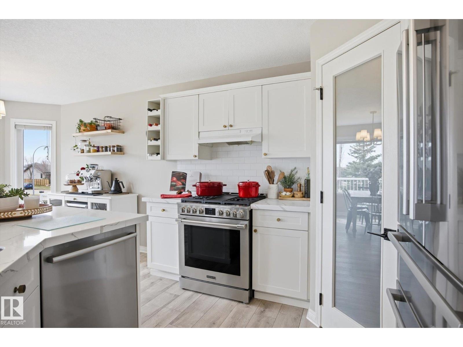 33 GRAYRIDGE CR - 12