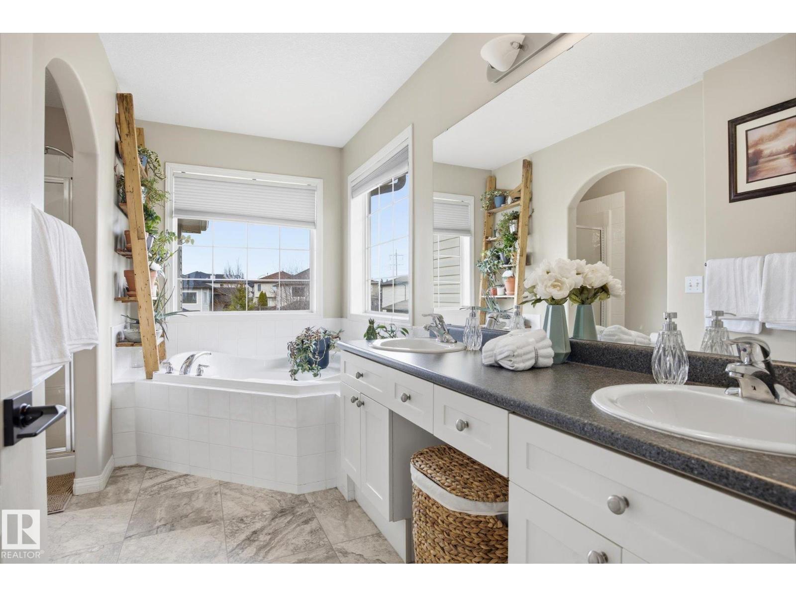 33 GRAYRIDGE CR - 34
