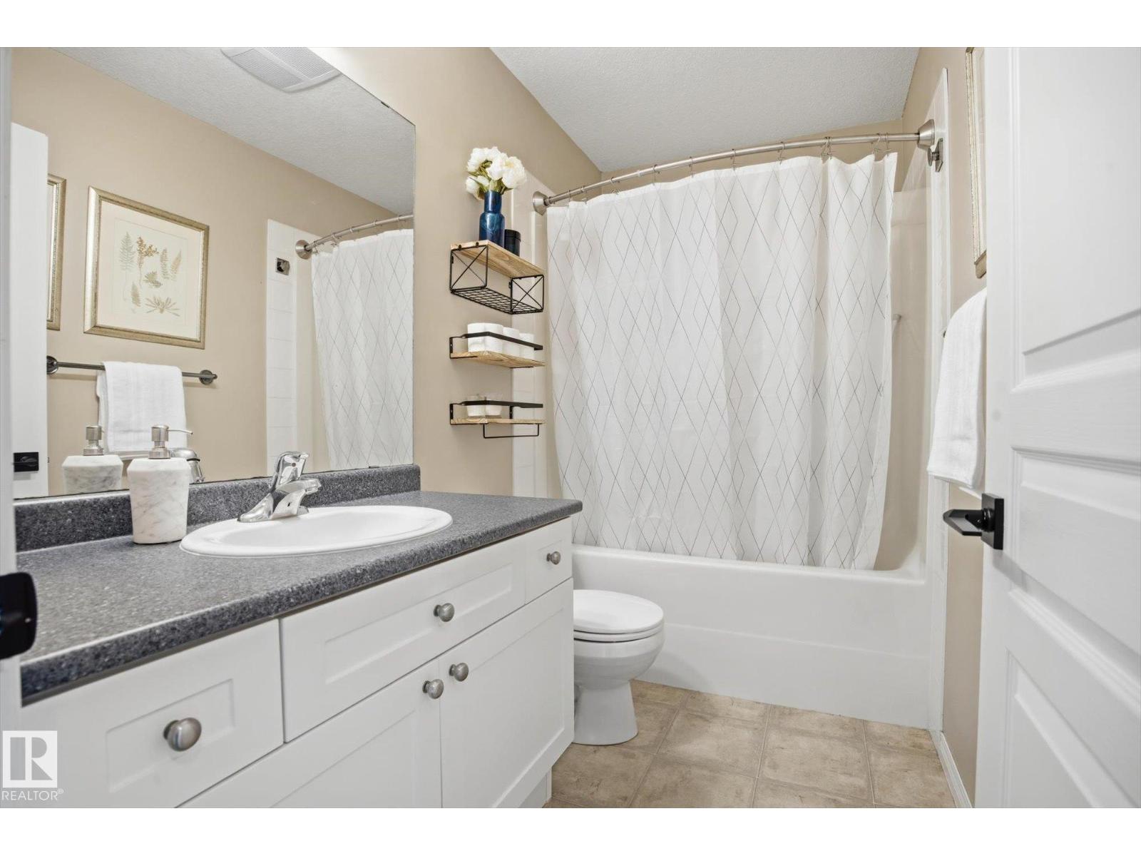 33 GRAYRIDGE CR - 28