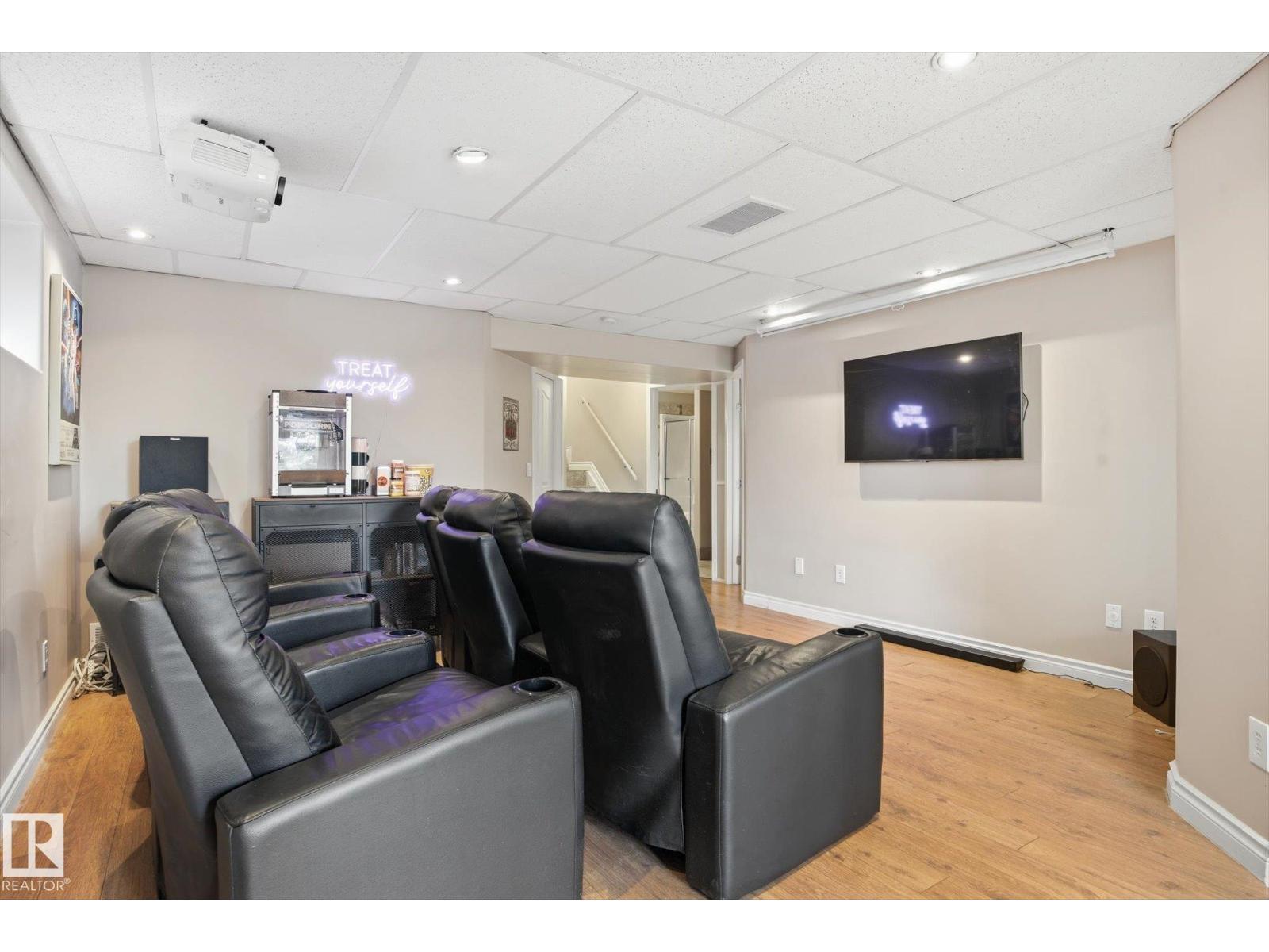 33 GRAYRIDGE CR - 39