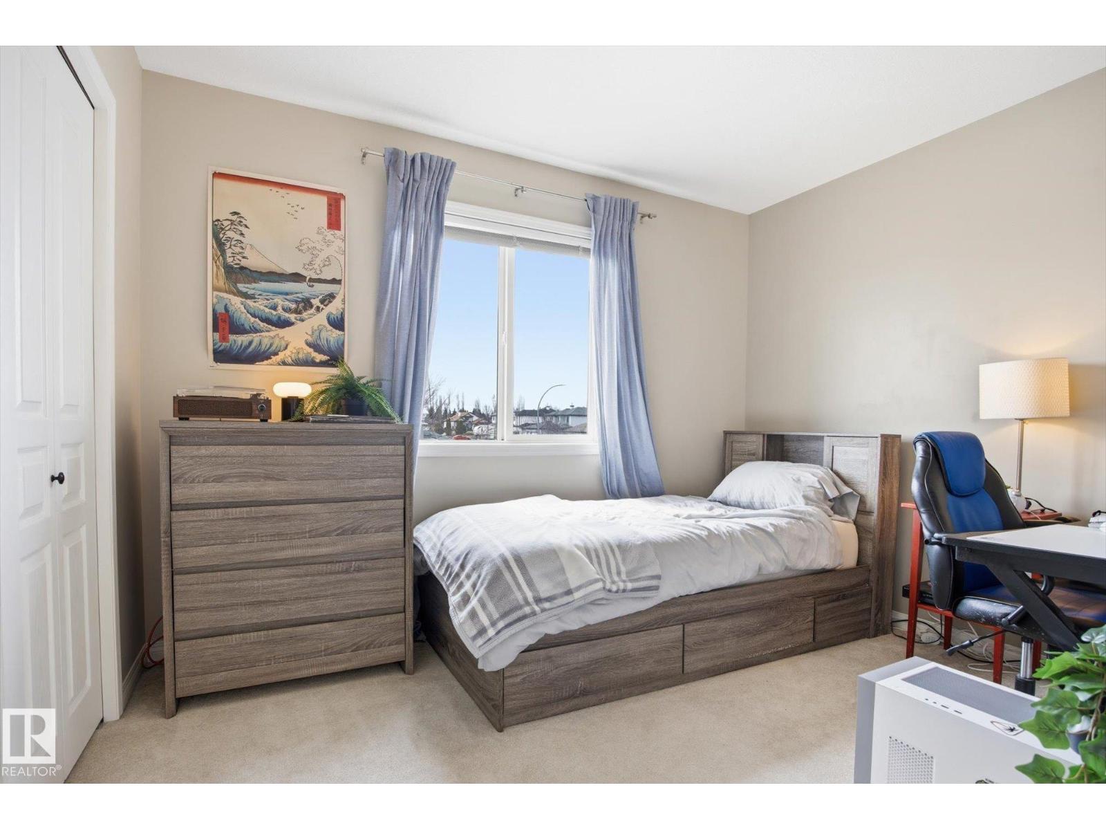 33 GRAYRIDGE CR - 26