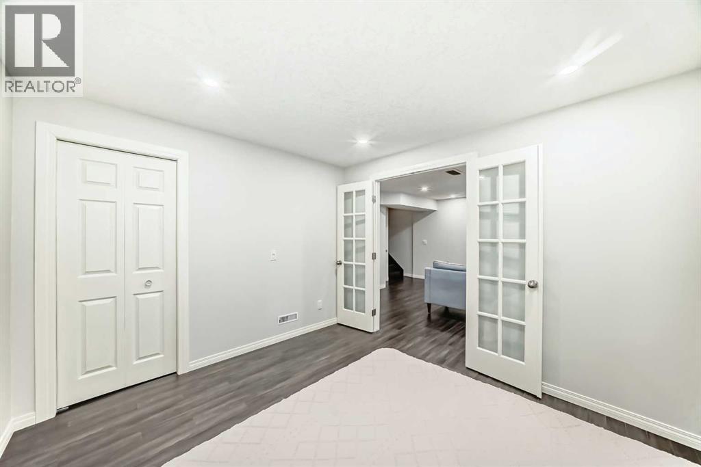 21 Panamount Row NW - 36