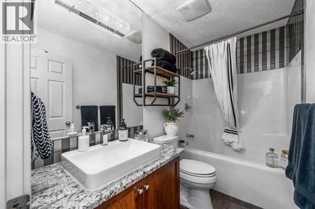 77 Everbrook Drive SW - 24