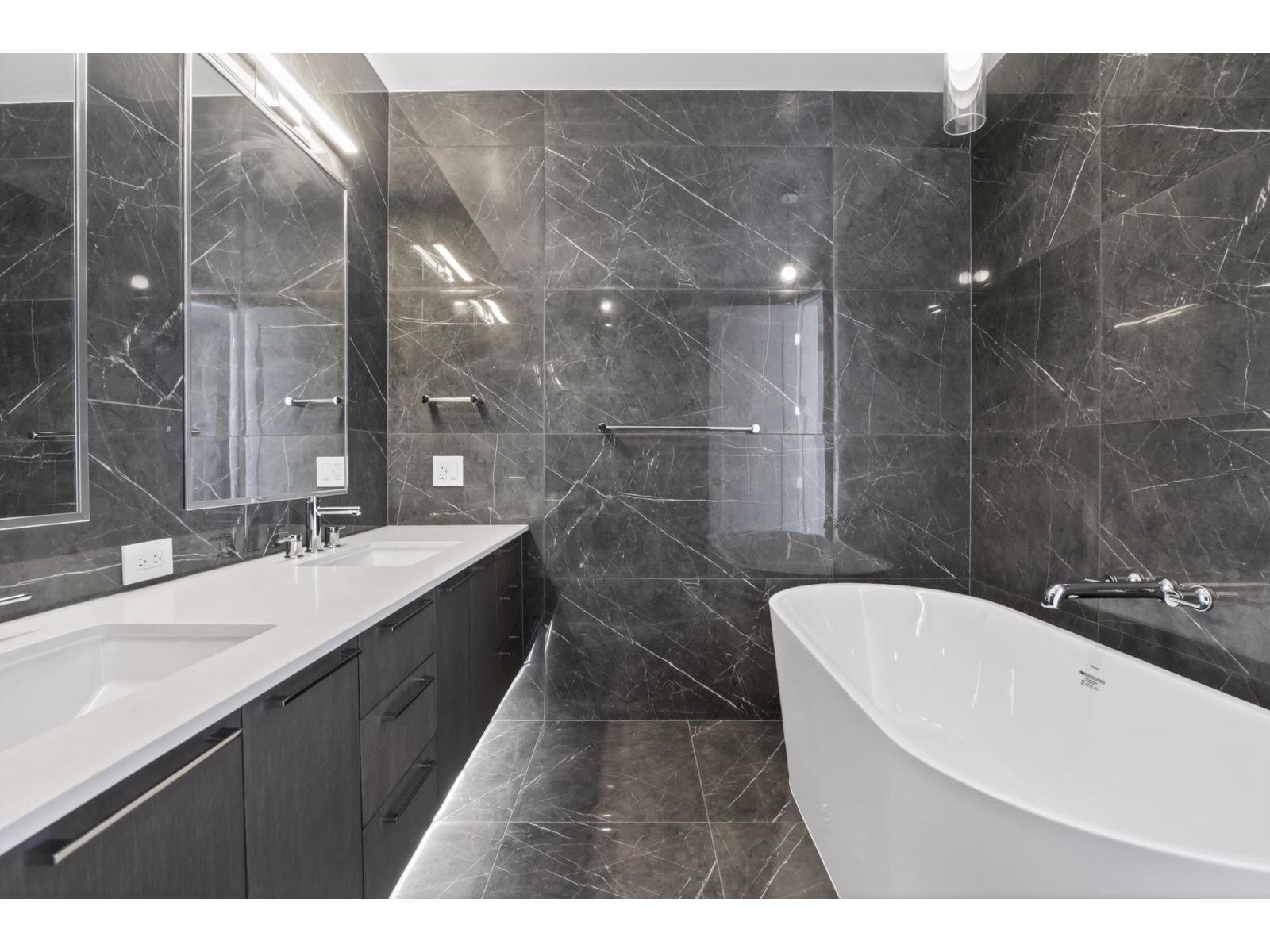 2603 20065 85 AVENUE, Langley
