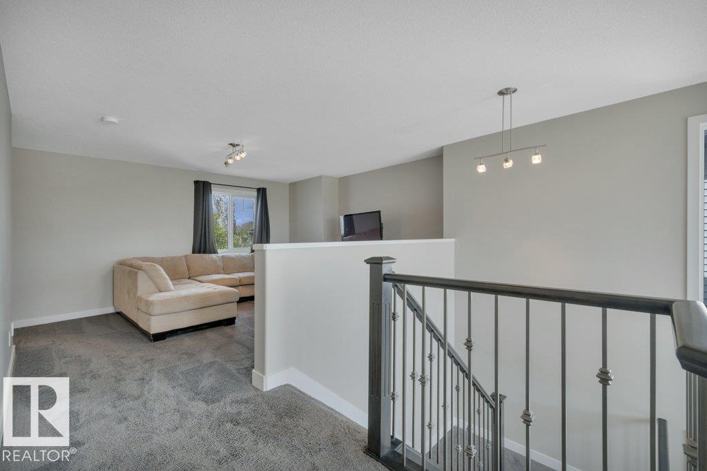 69 SELKIRK PL — photo 34