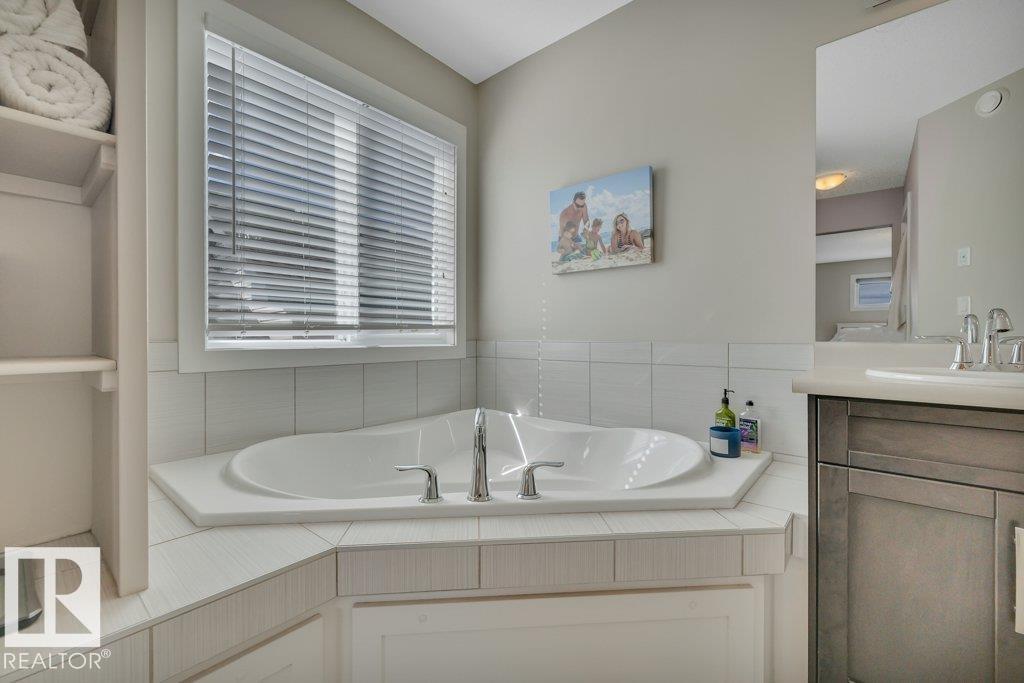 69 SELKIRK PL — photo 44