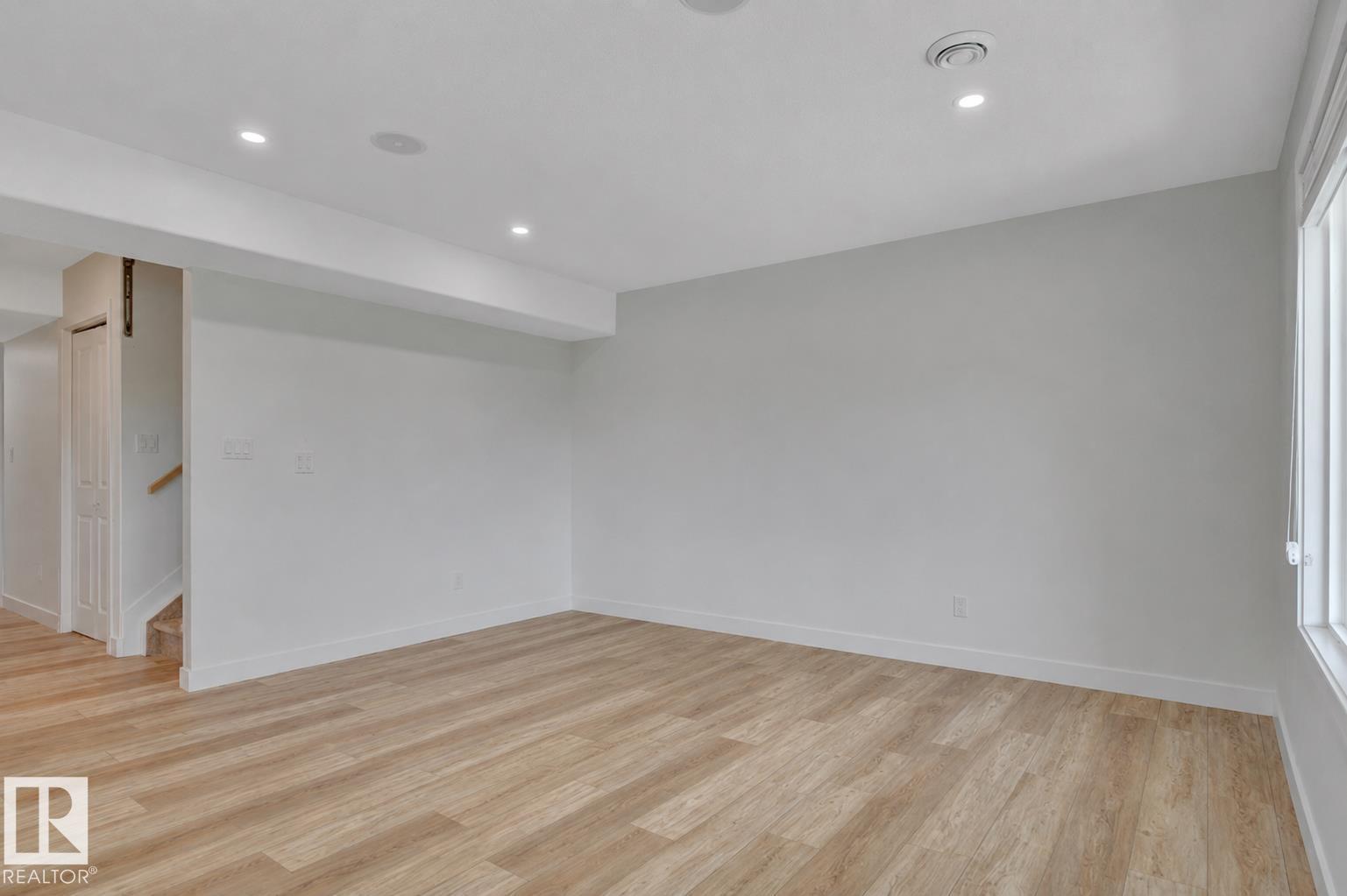 69 SELKIRK PL — photo 54
