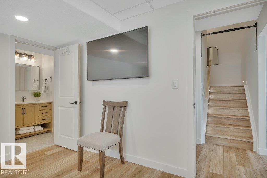 69 SELKIRK PL — photo 61