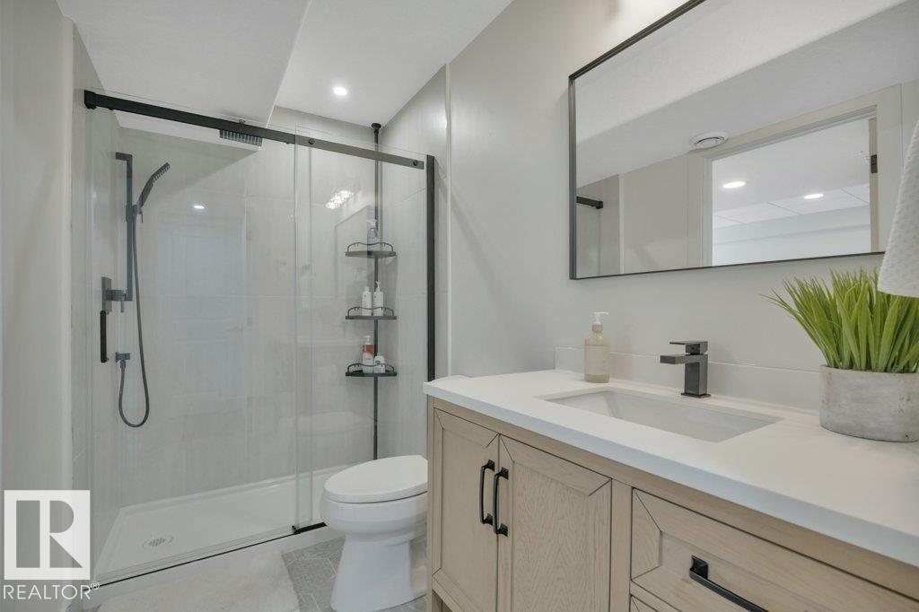 69 SELKIRK PL
