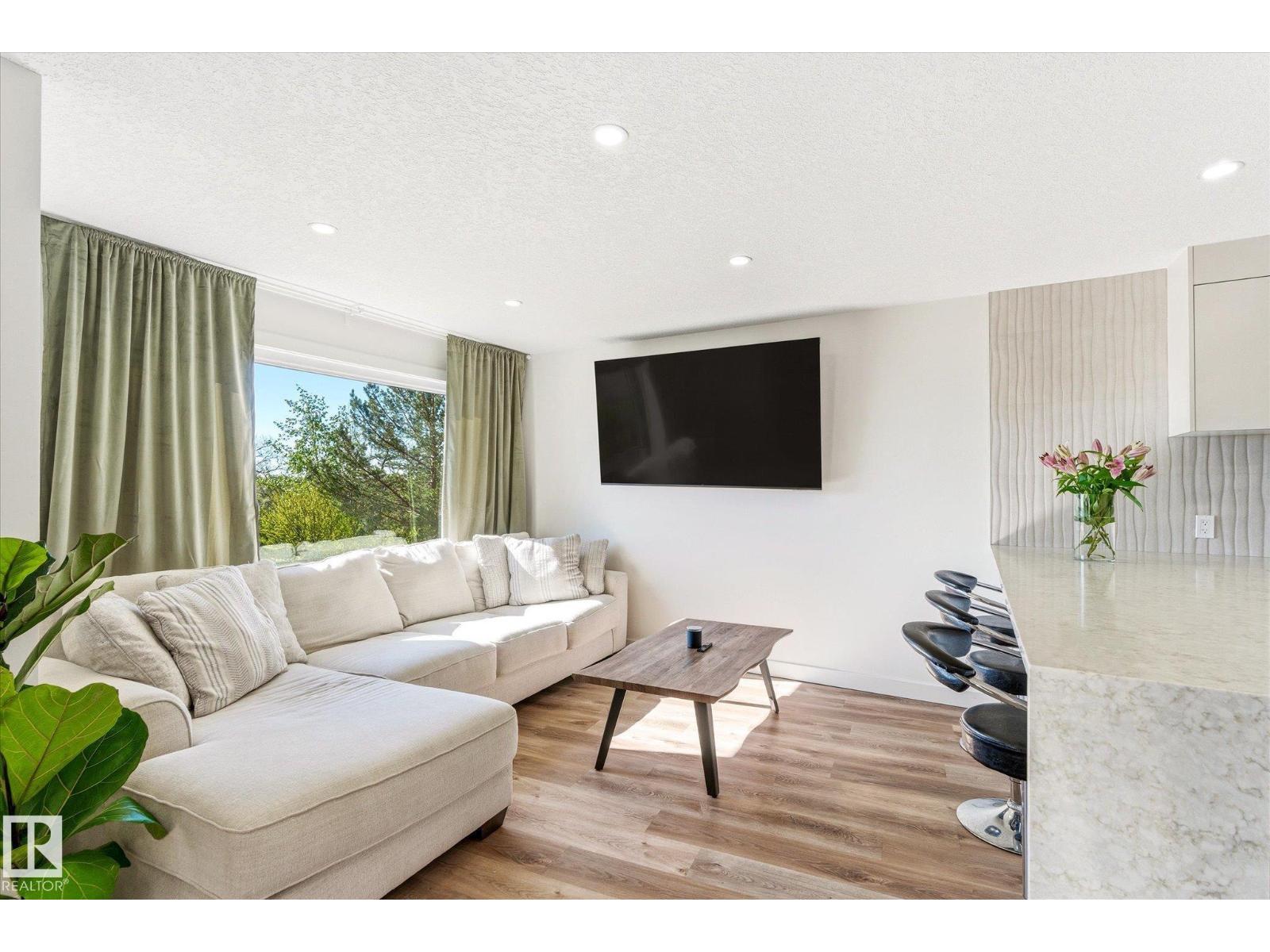#108 10105 95 ST NW - 12