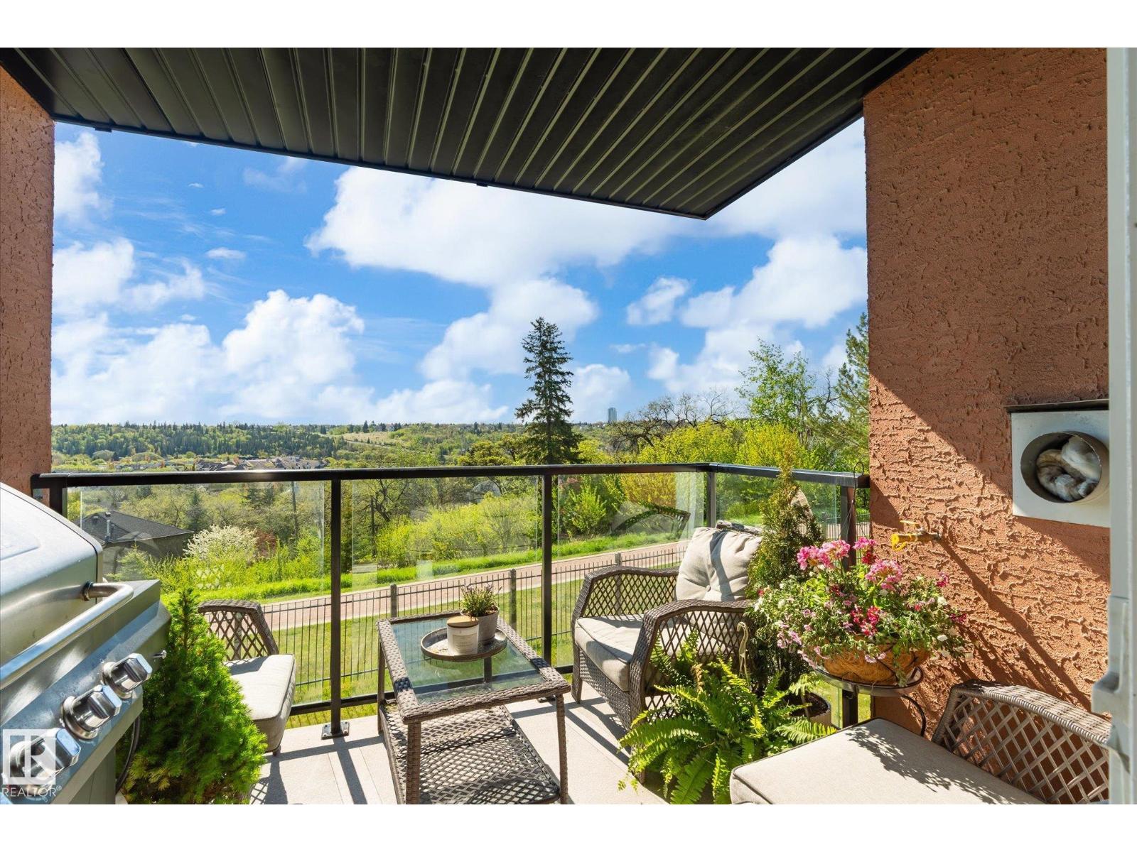 #108 10105 95 ST NW - 22