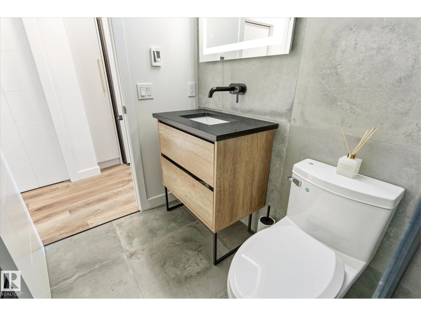 #108 10105 95 ST NW - 28