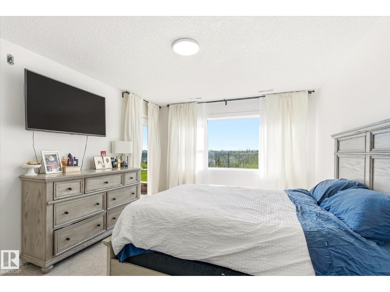 #108 10105 95 ST NW - 32