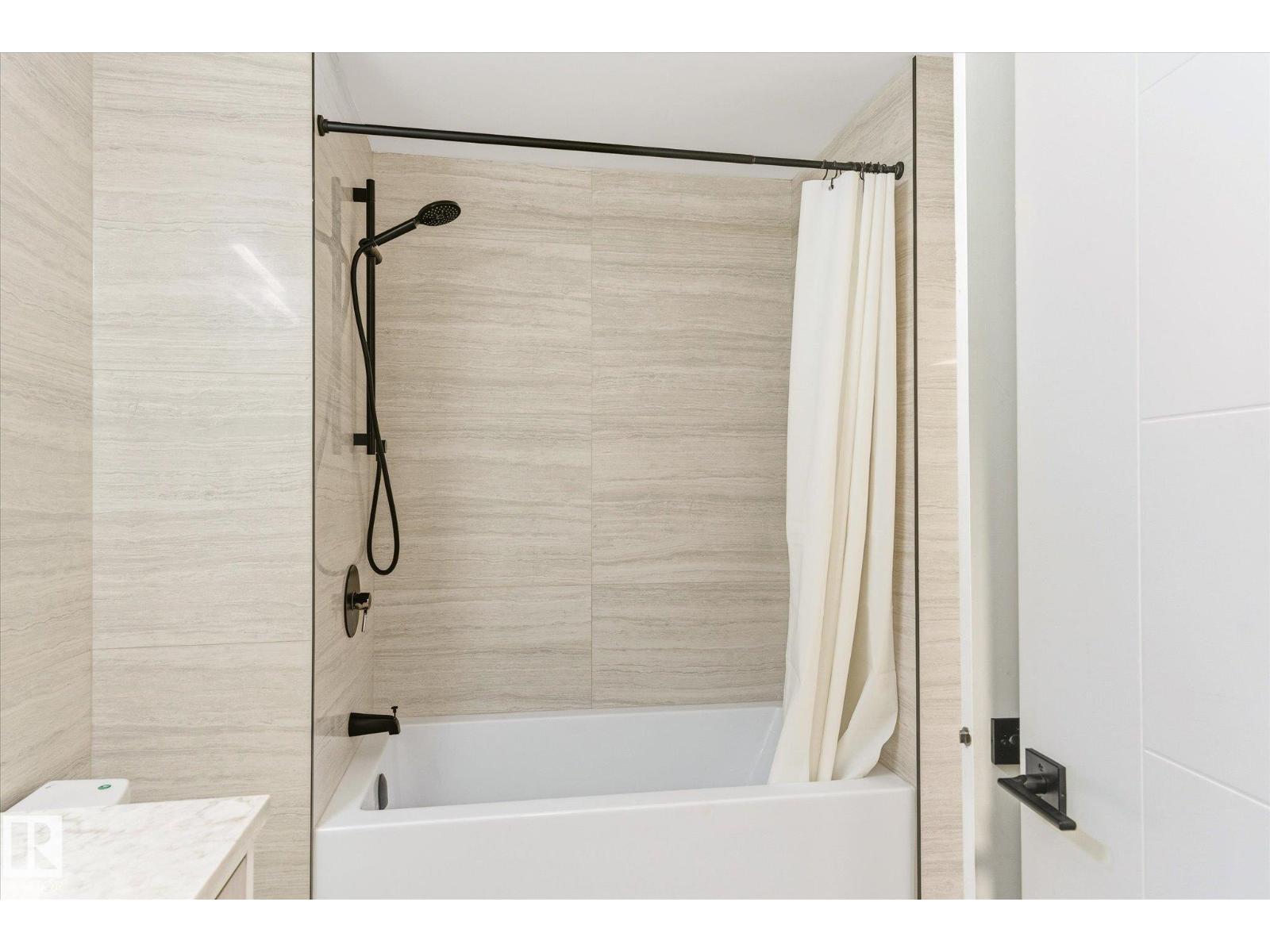 #108 10105 95 ST NW - 38