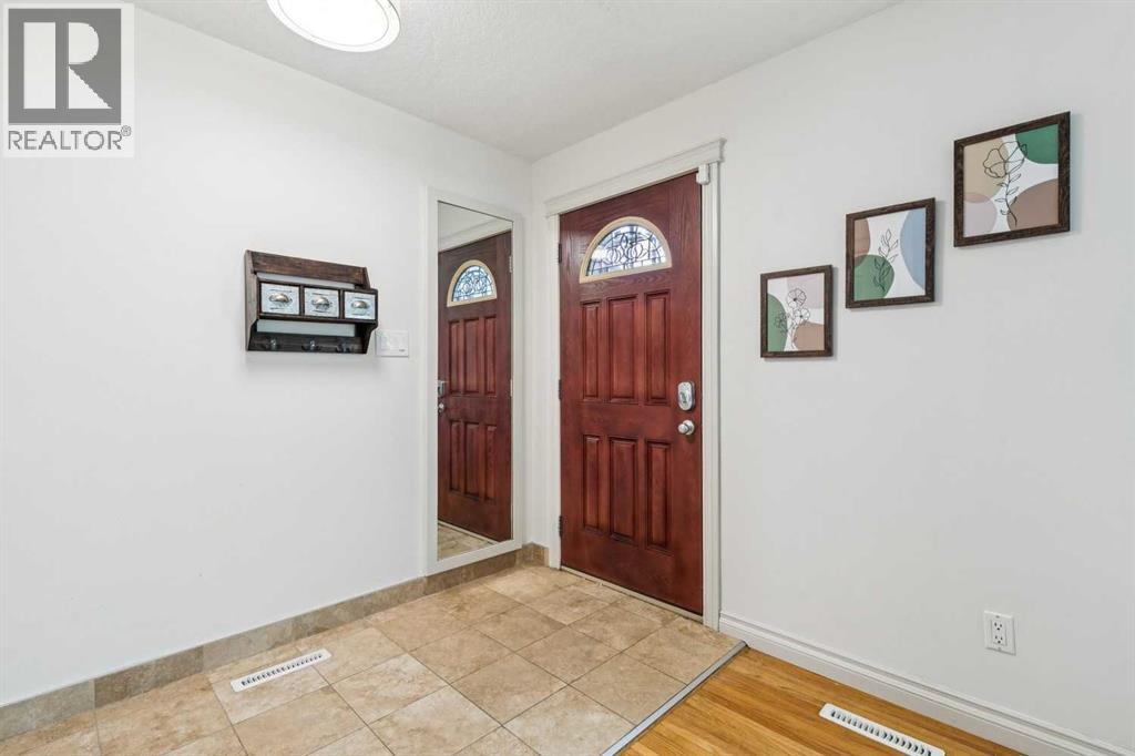 308 99 Avenue SE - Image 2