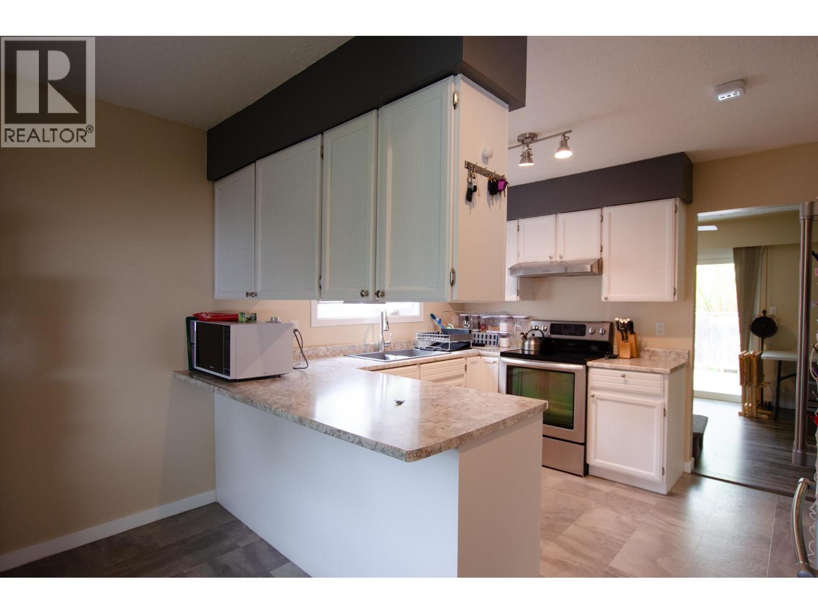 774 OCHAKWIN CRESCENT, Prince George
