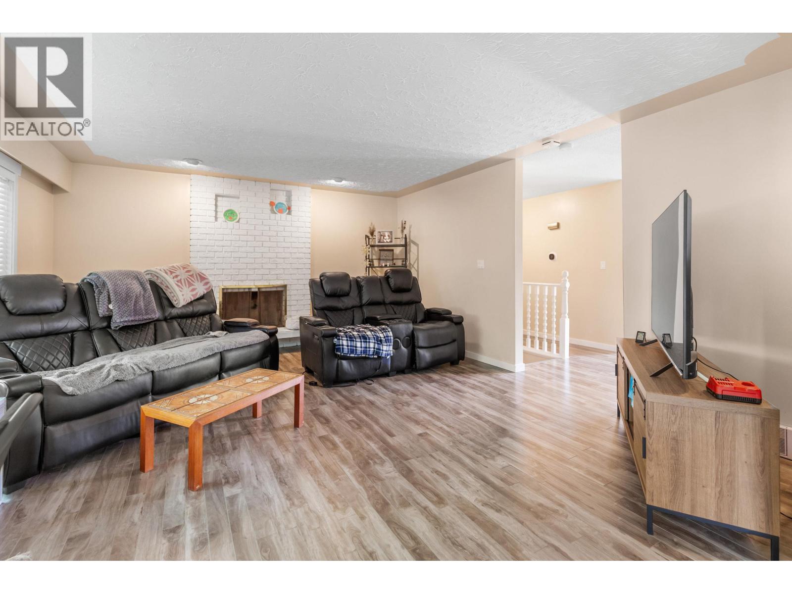 774 OCHAKWIN CRESCENT, Prince George