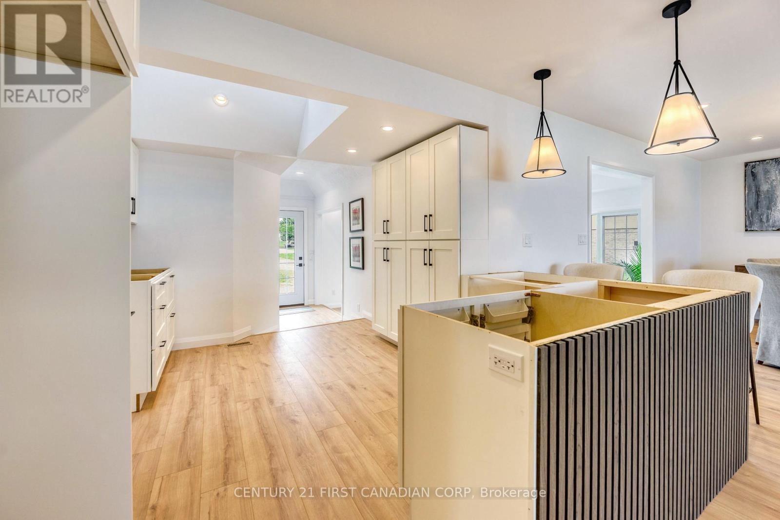 3877 ST CLAIR PARKWAY - 11