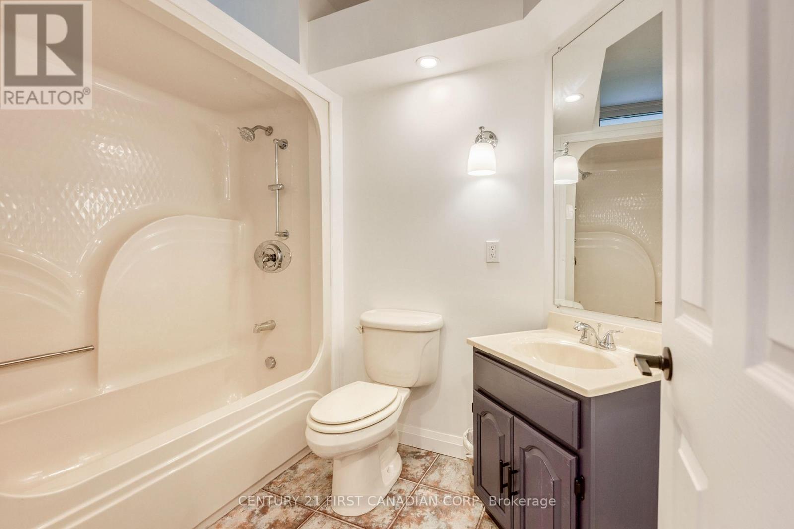3877 ST CLAIR PARKWAY - 29
