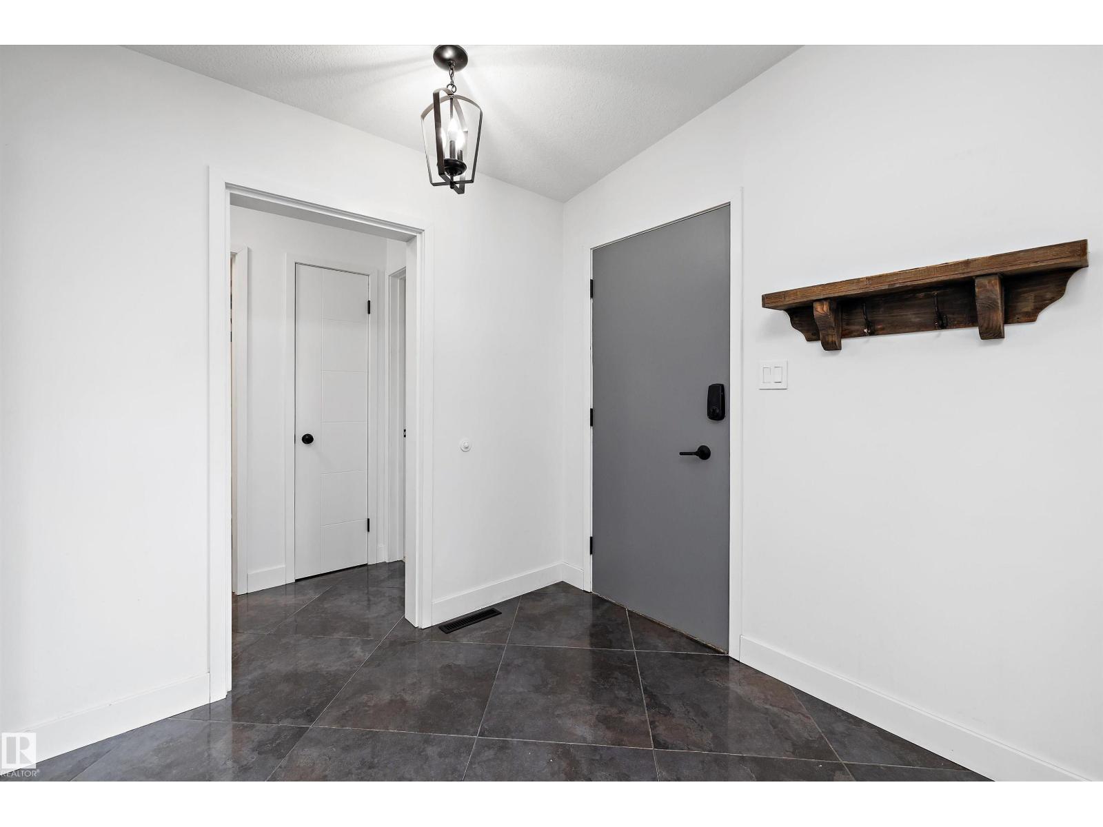 11525 37A AV NW NW - 30