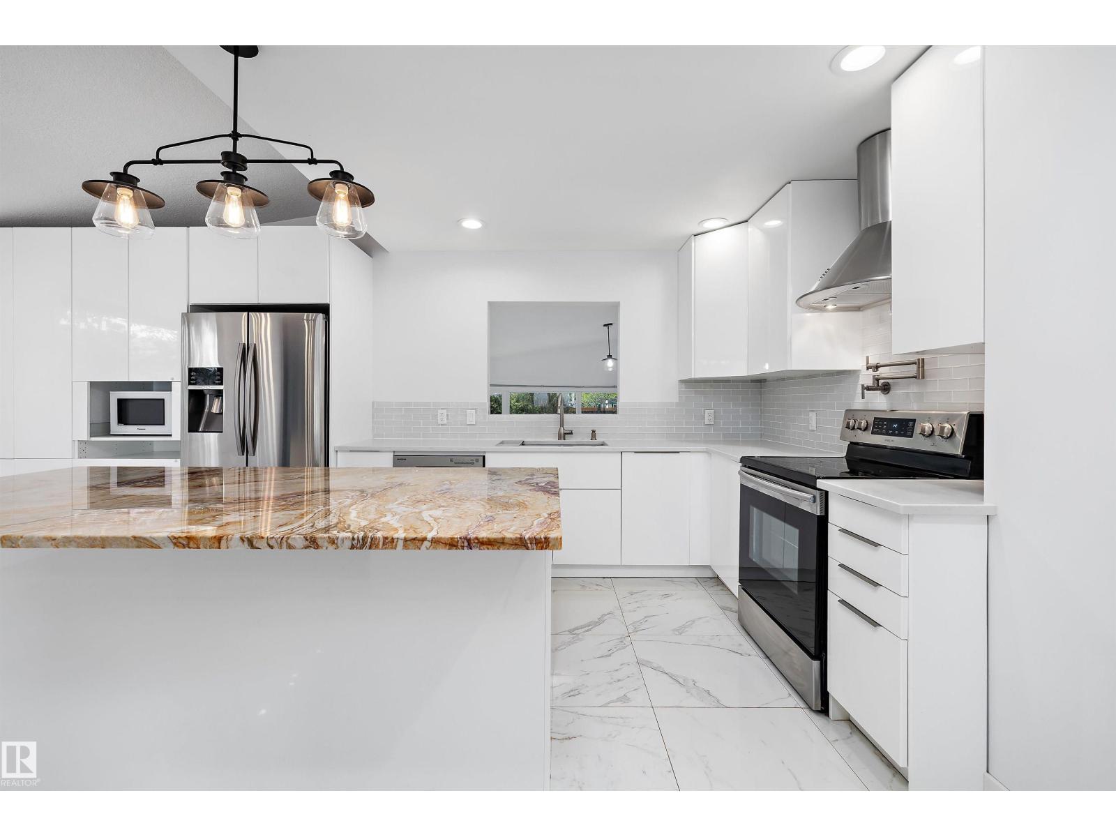 11525 37A AV NW NW - 10