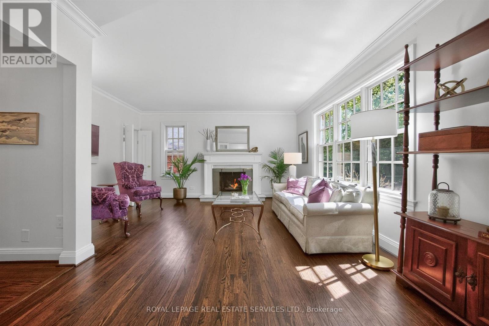 130 THOMPSON AVENUE - 4