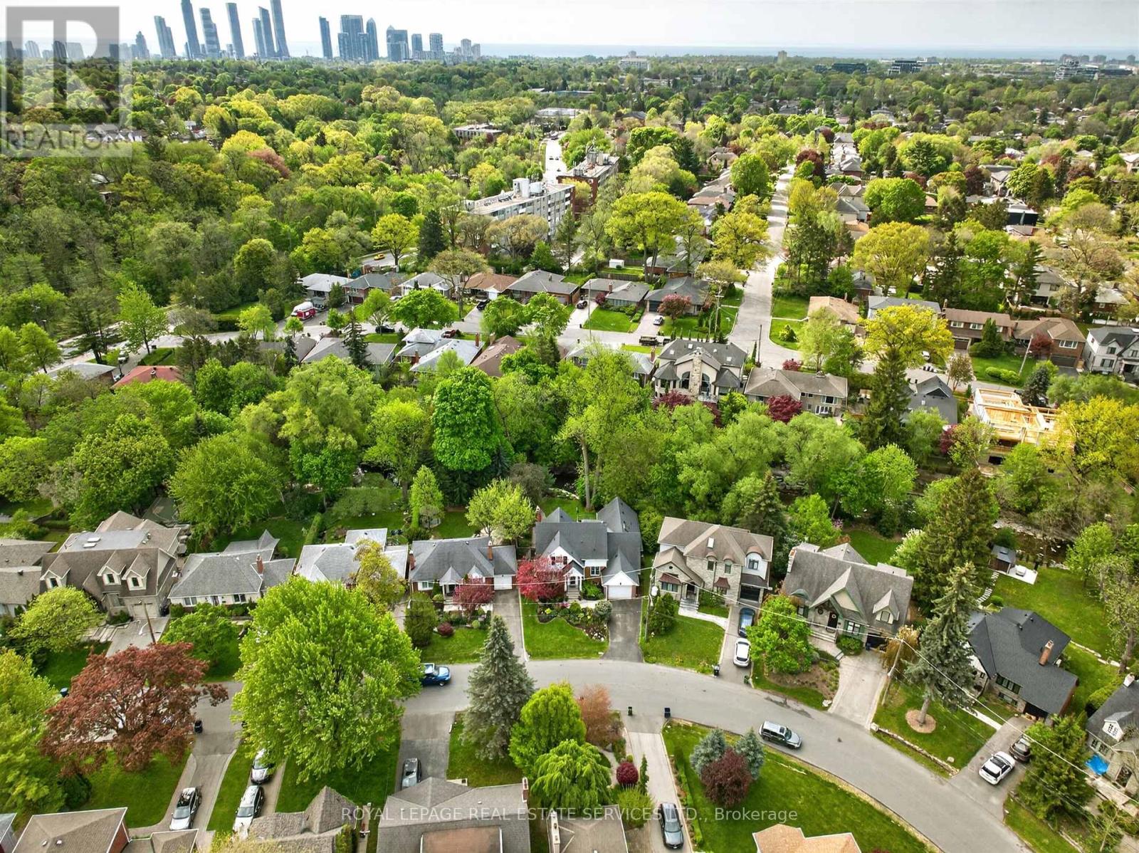 130 THOMPSON AVENUE - 42