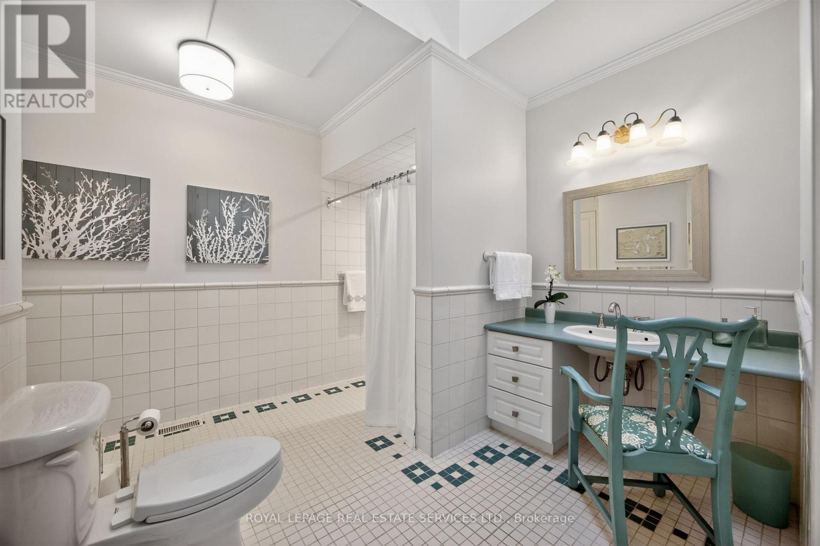 130 THOMPSON AVENUE - 25