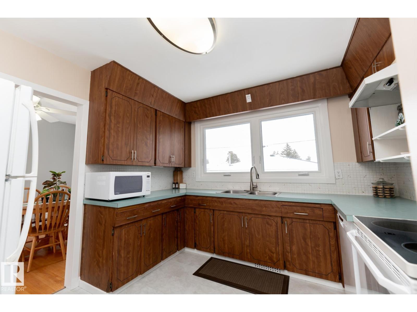 13503 111 ST NW - 10