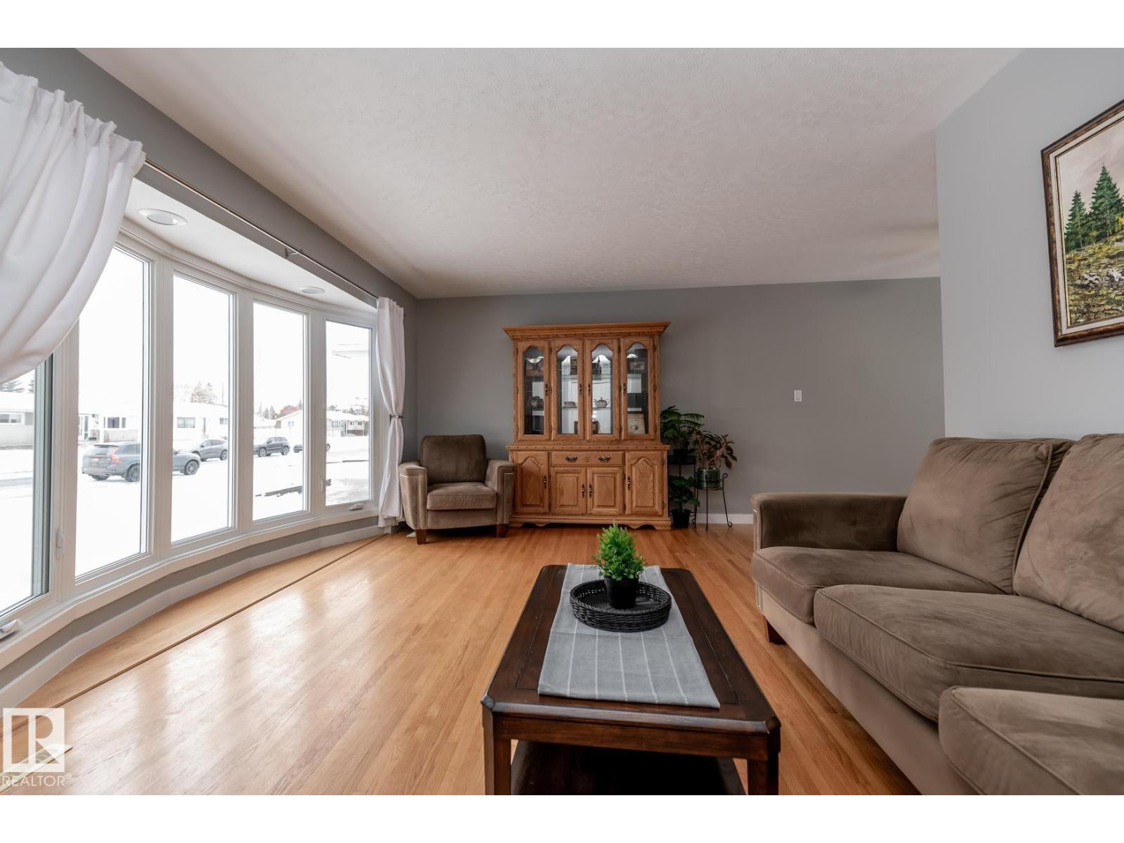 13503 111 ST NW - 5