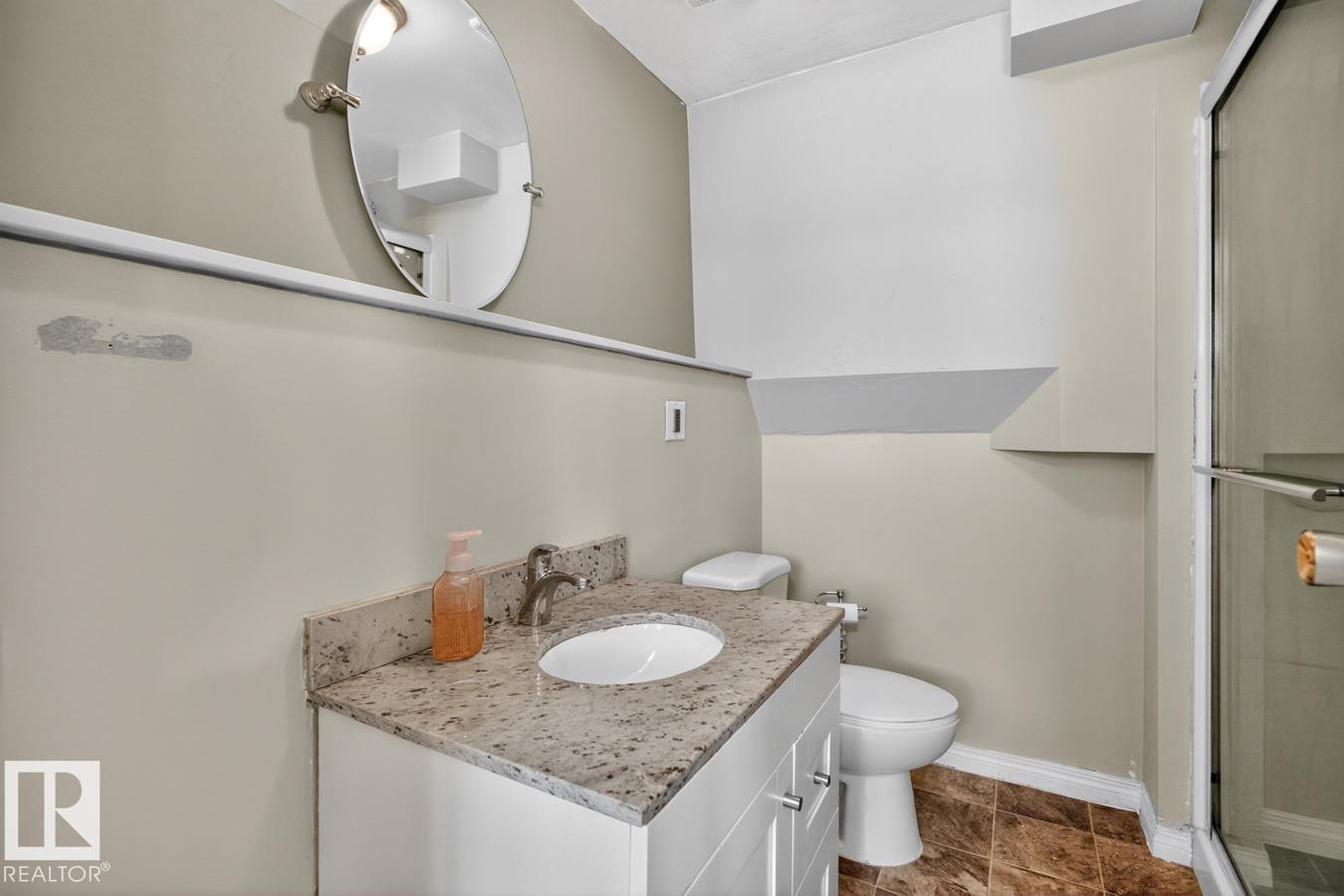 18655 61 AV NW - 14