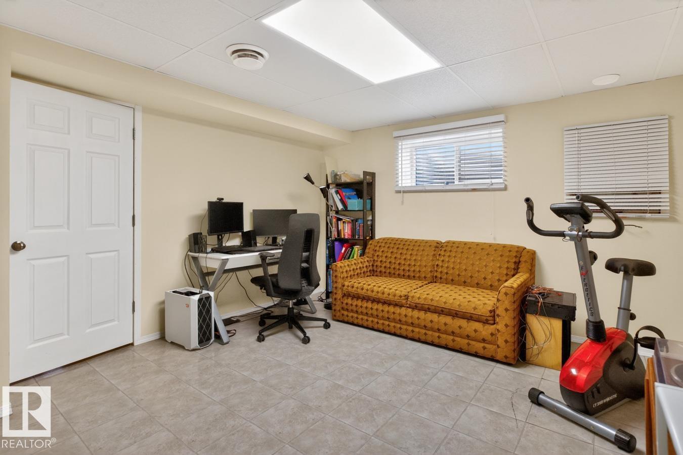 18655 61 AV NW - 16