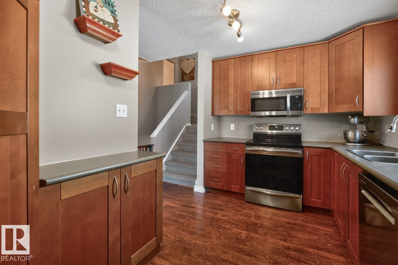 18655 61 AV NW - 6