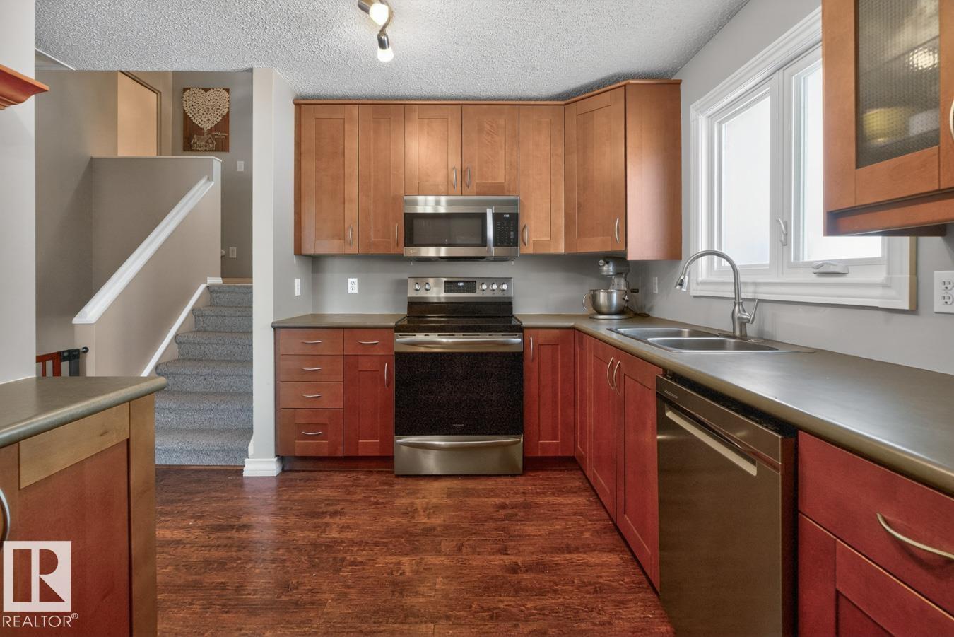 18655 61 AV NW - 7