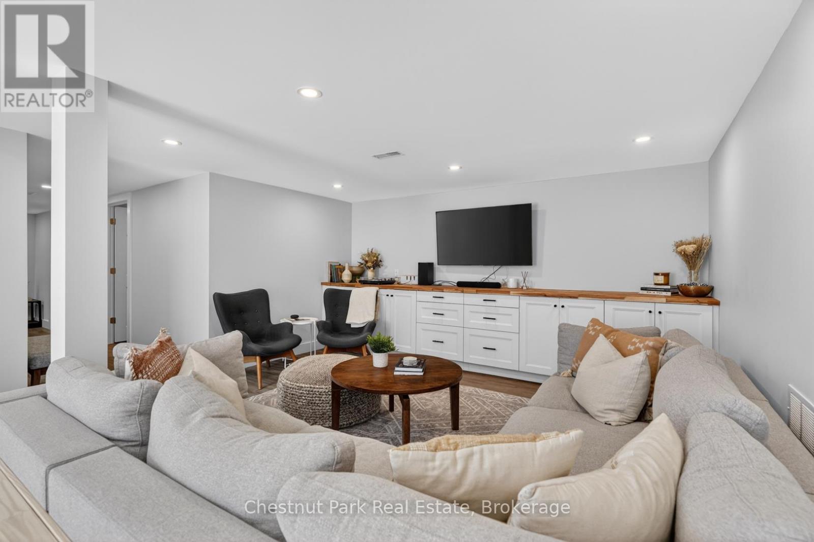 27 WALTER STREET - 33